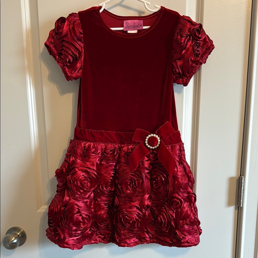 Elegant Red Velvet Puff Sleeve Dress